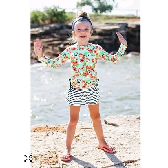 RuffleButts Little Girls Long Sleeve Floral Rash Guard Size 5 - Picture 1 of 5